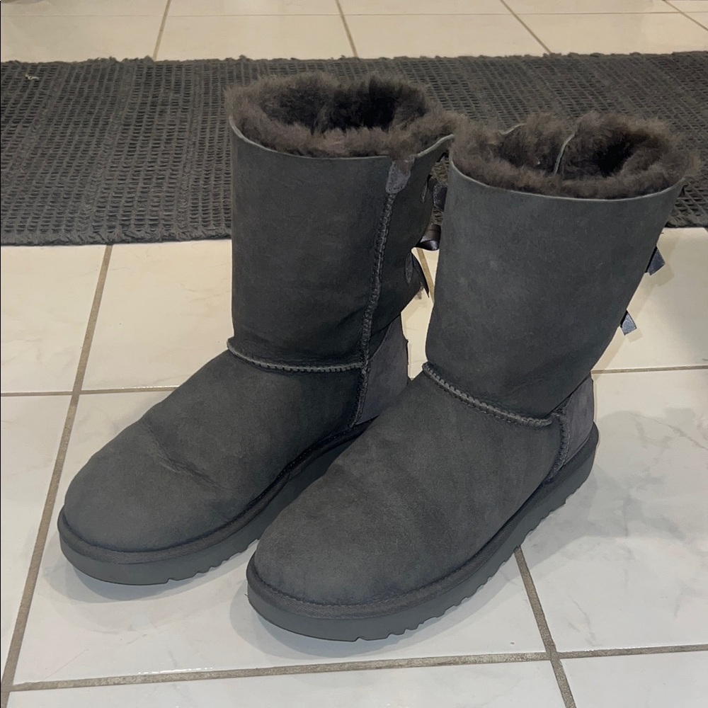 UGG BAILEY BOW Women's Dark Gray Boots SIZE 9